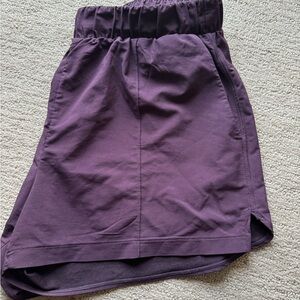 3 pairs Zella stretch short.